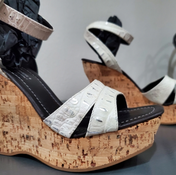 Couture Donald J Pliner Ivory Metallic Gator Cork Wedges size 6.5 - Picture 12 of 13